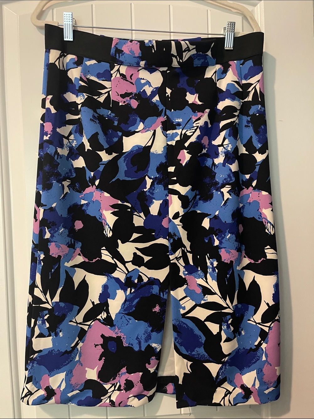 Worthington Blue, Pink & Black Floral Bermuda Shorts